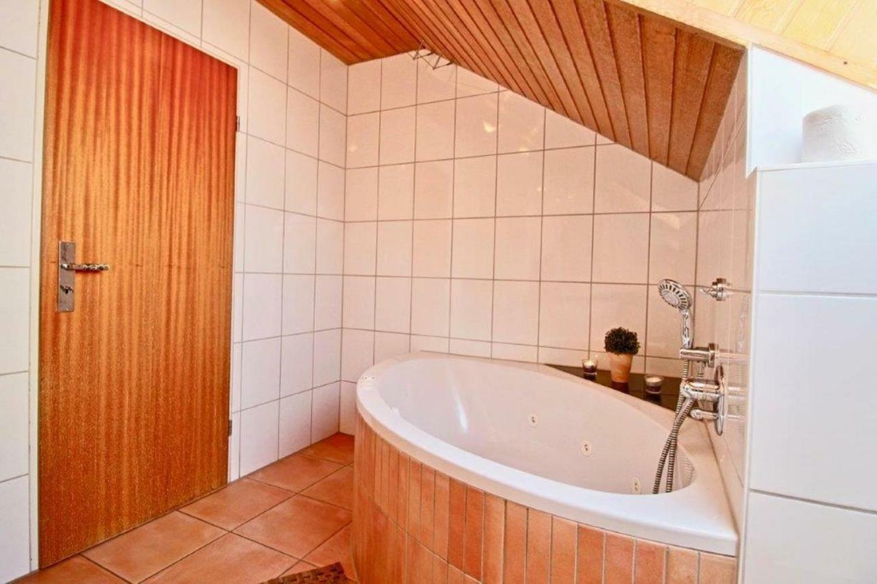 Ferienwohnung Mit Seeblick Und Dachterrasse In Ueberlingen Exterior foto