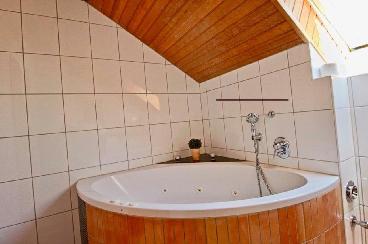 Ferienwohnung Mit Seeblick Und Dachterrasse In Ueberlingen Exterior foto